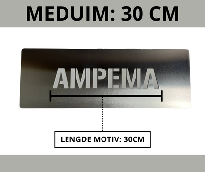 Eksempel på 30 cm metallsjablong med Ampema-logo