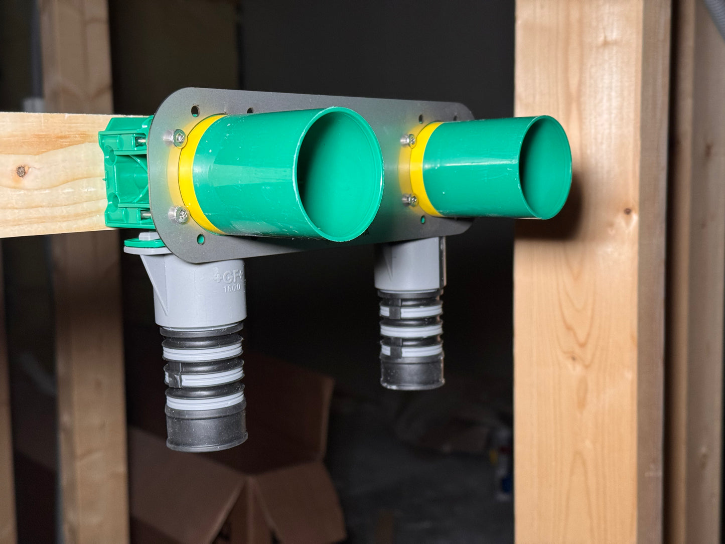 Avstandsskinne for Sanipex Veggbokser CC 15cm