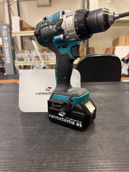 Makita-drill med verktøybatteri merket Varmetema